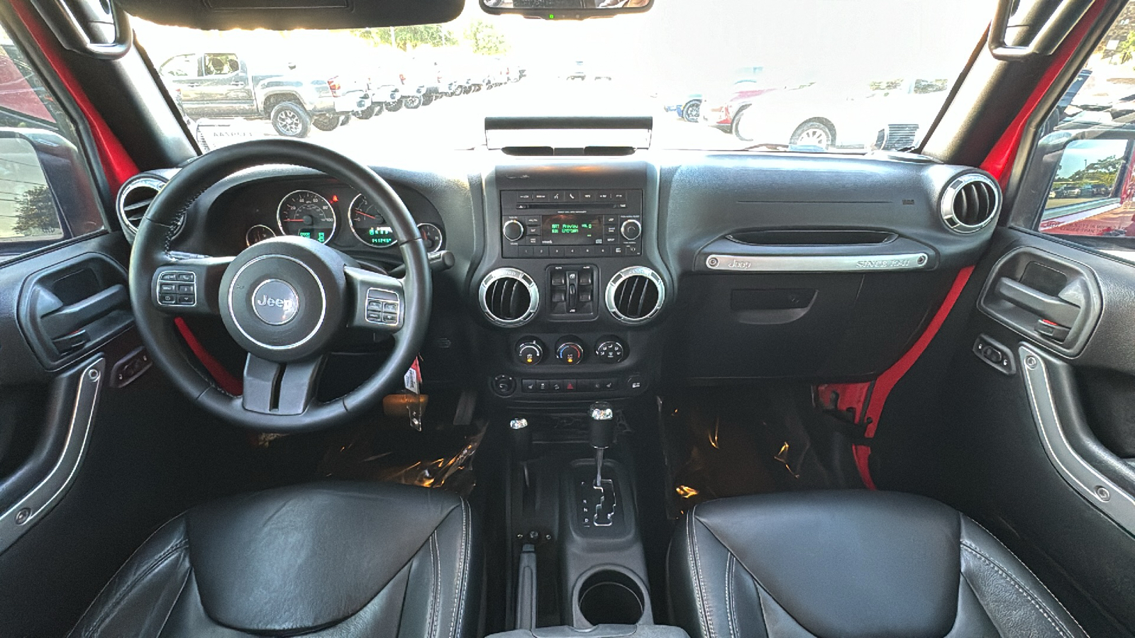 2015 Jeep Wrangler Unlimited Rubicon 26