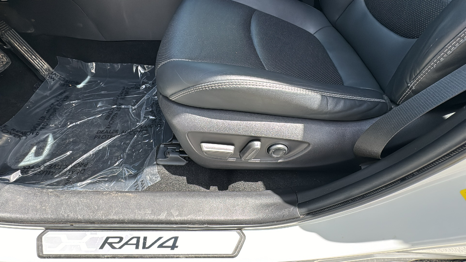 2019 Toyota RAV4 Limited 13