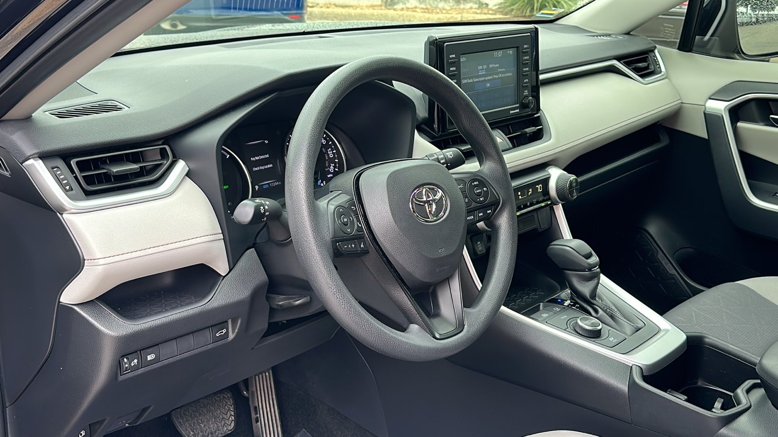 2022 Toyota RAV4 Hybrid XLE 10
