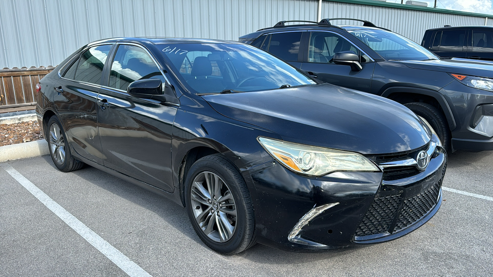 2016 Toyota Camry SE 11