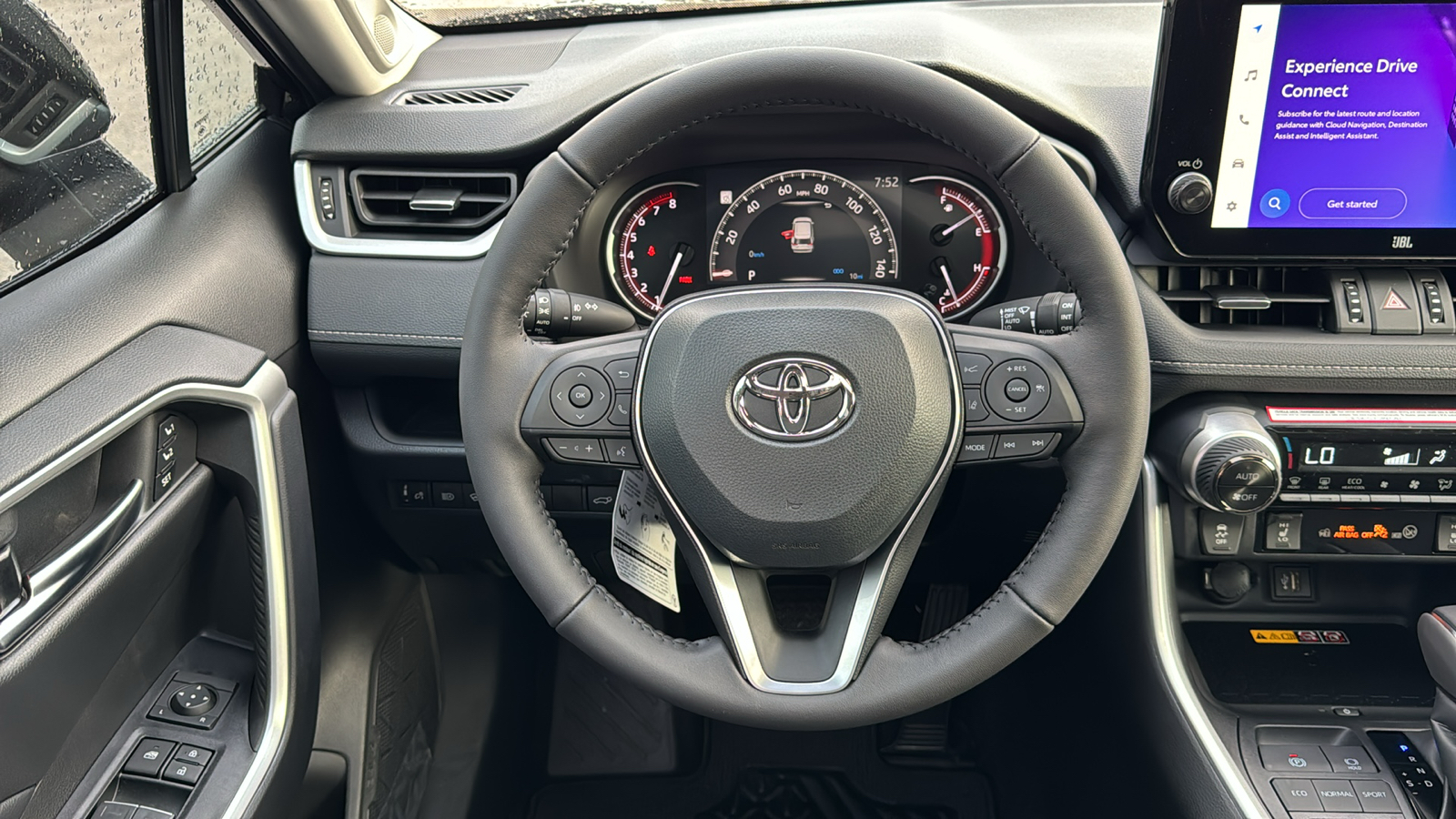 2024 Toyota RAV4 XLE Premium 17