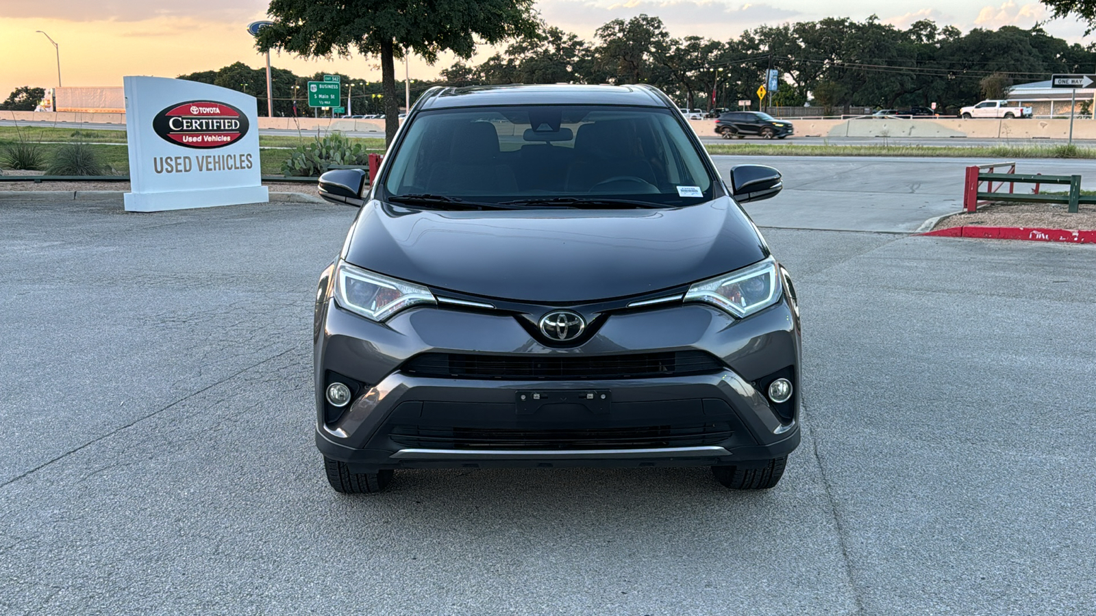 2018 Toyota RAV4 XLE 2