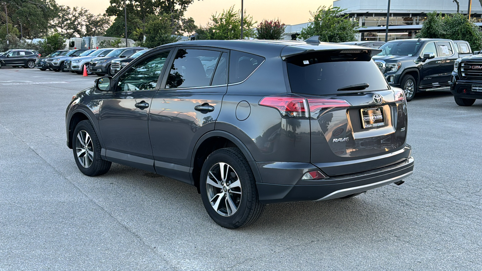2018 Toyota RAV4 XLE 5