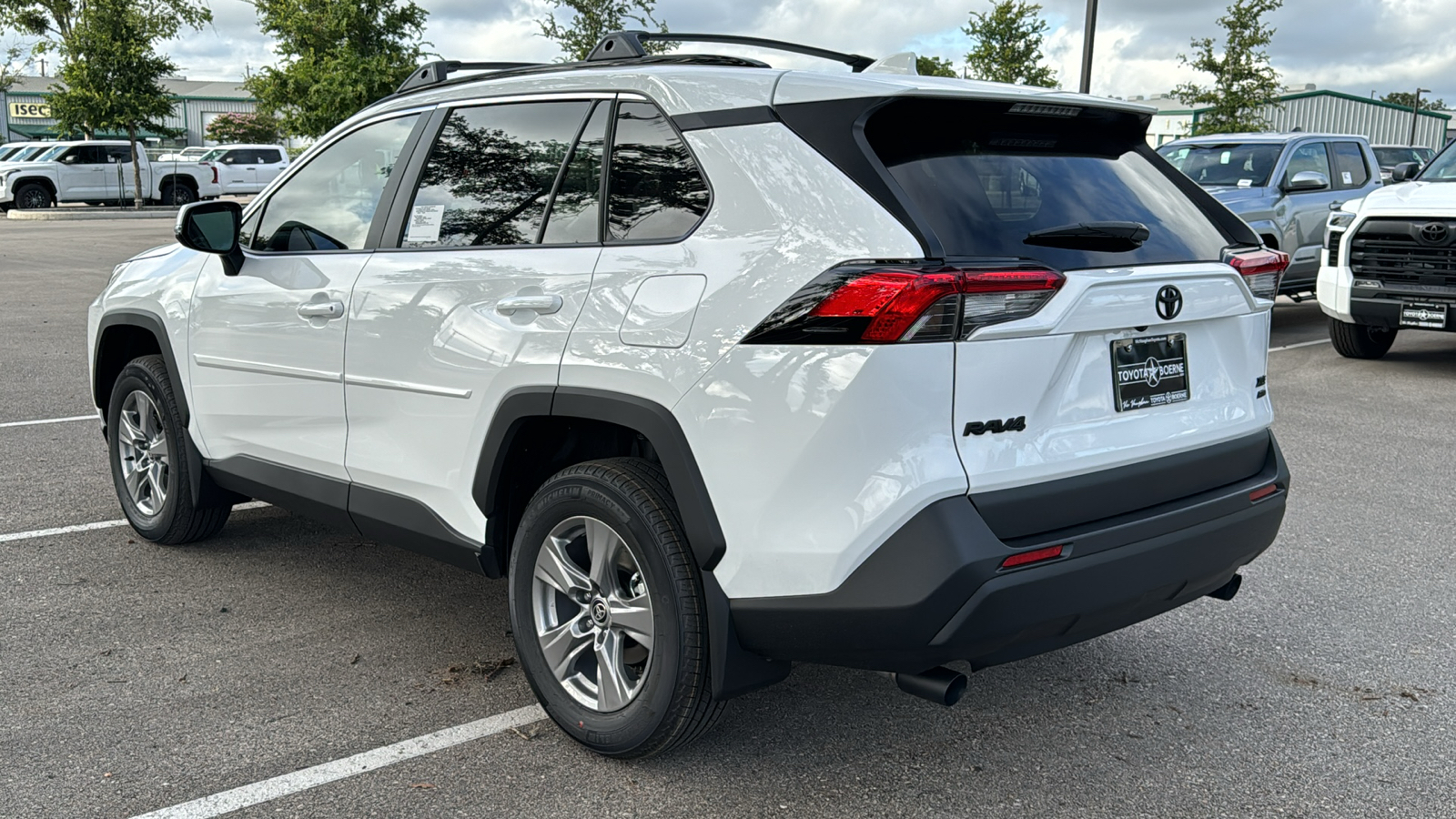 2024 Toyota RAV4 XLE 5