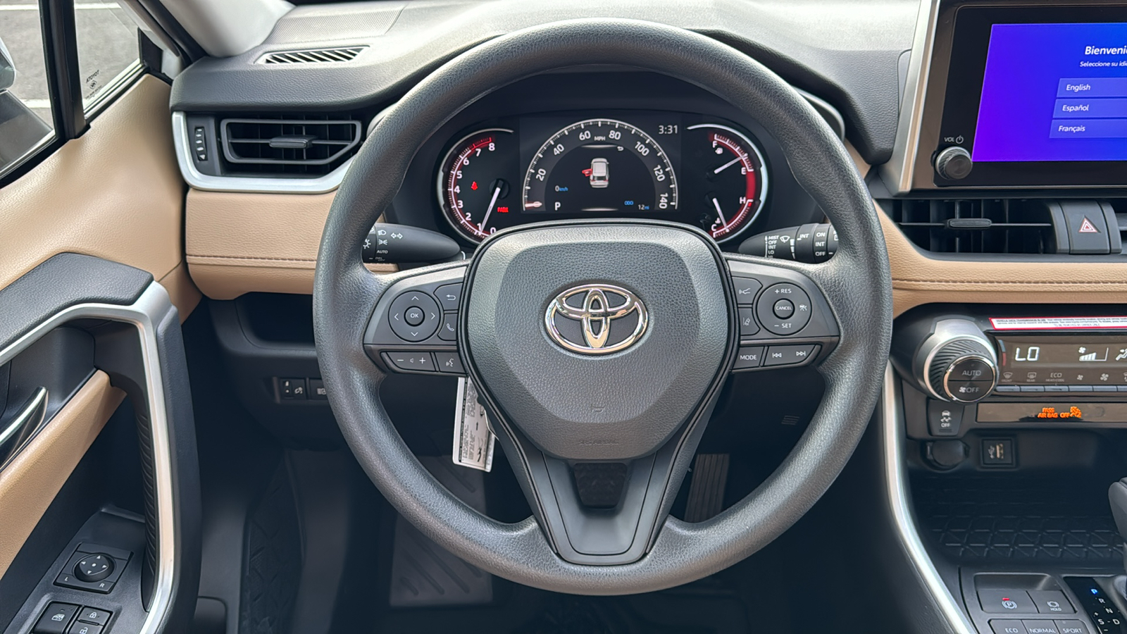 2024 Toyota RAV4 XLE 17