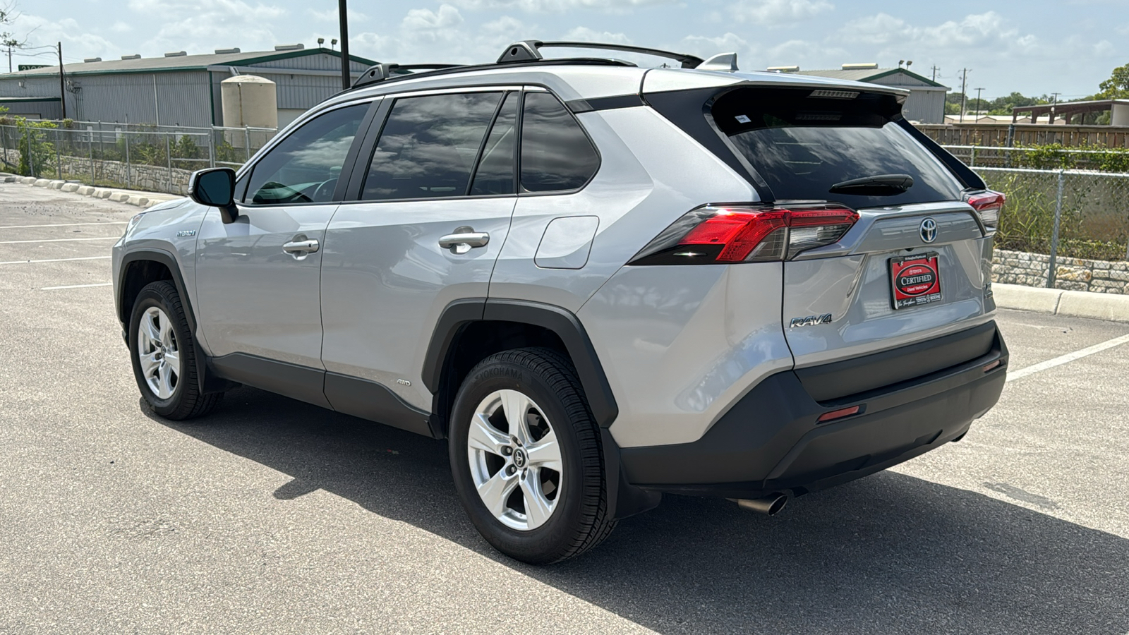 2020 Toyota RAV4 Hybrid XLE 5