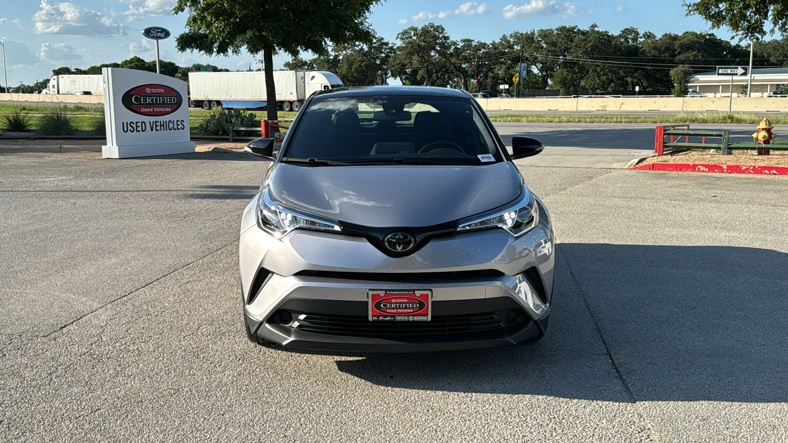 2019 Toyota C-HR XLE 3