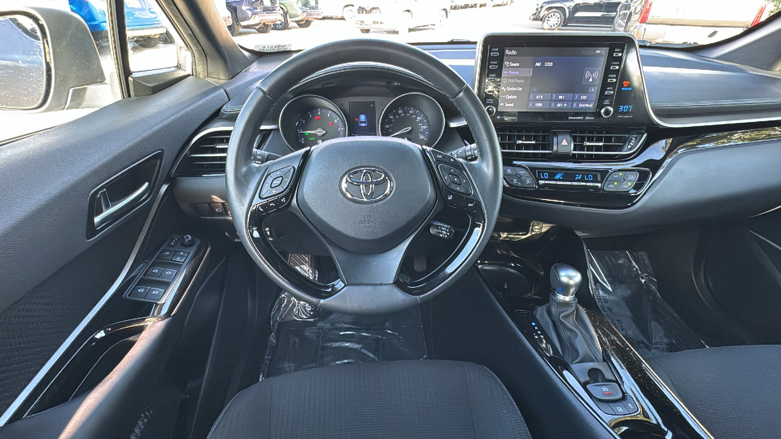 2019 Toyota C-HR XLE 19