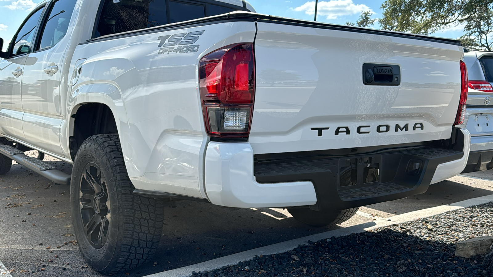 2022 Toyota Tacoma SR 8