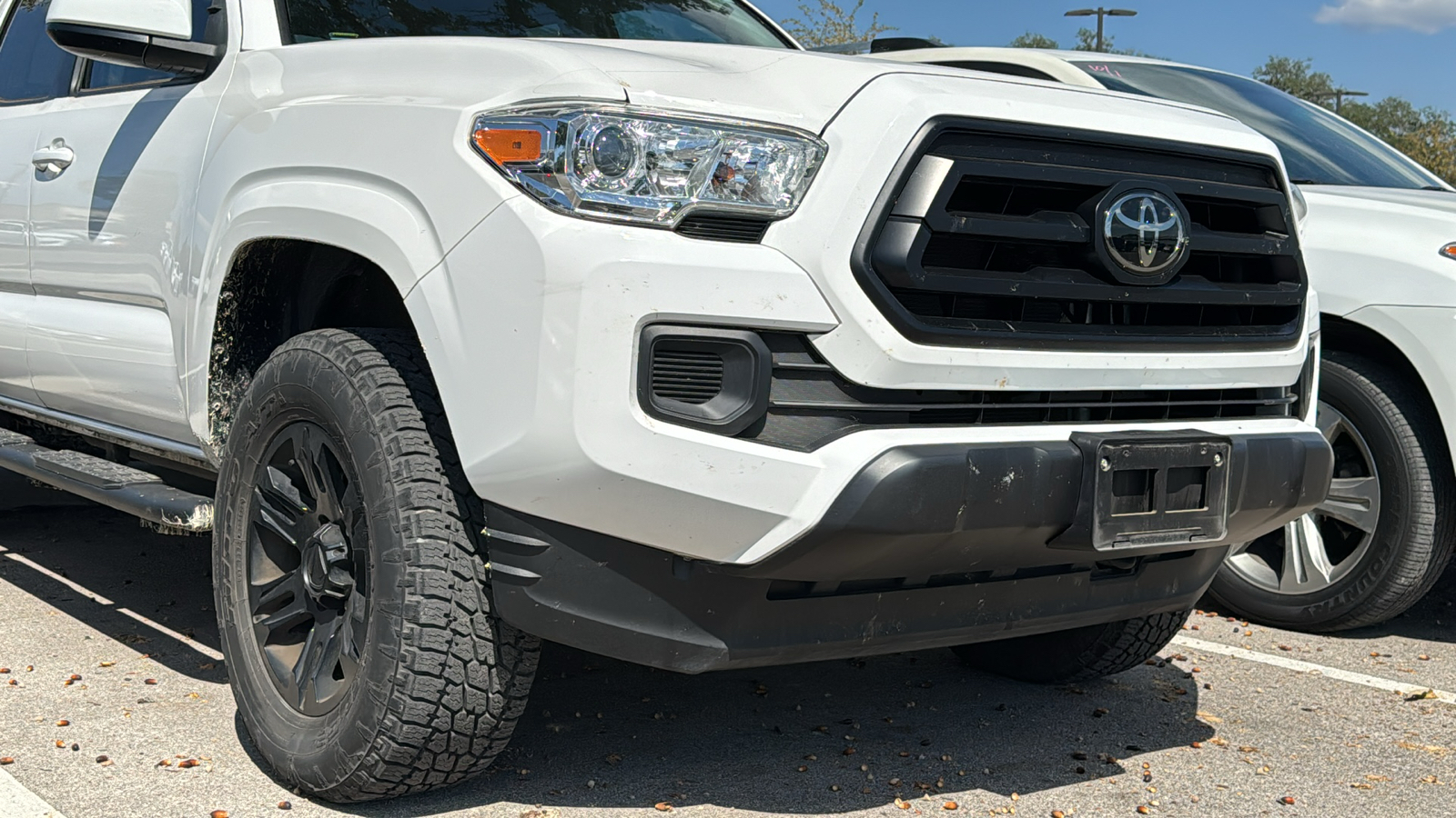 2022 Toyota Tacoma SR 9