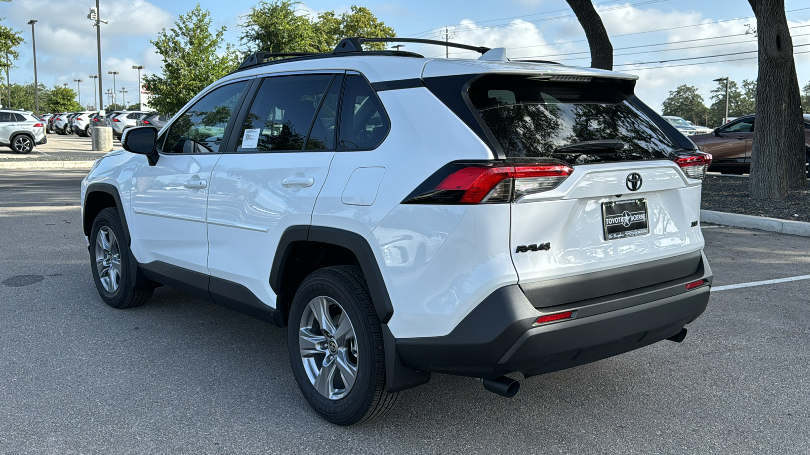 2024 Toyota RAV4 XLE 5