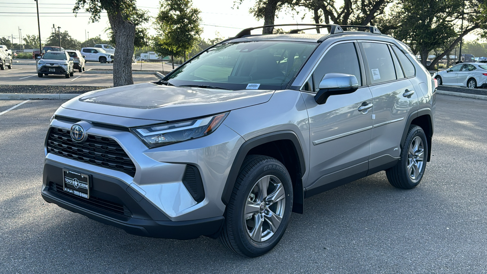 2024 Toyota RAV4 Hybrid XLE 3