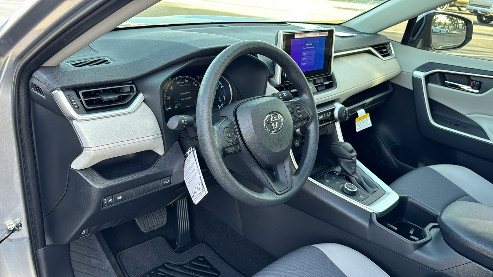 2024 Toyota RAV4 Hybrid XLE 12