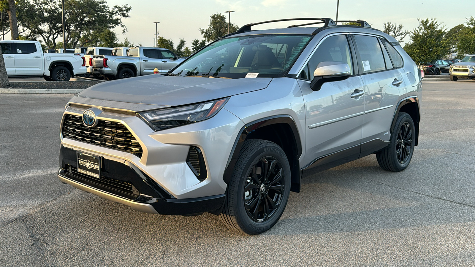 2024 Toyota RAV4 Hybrid SE 3