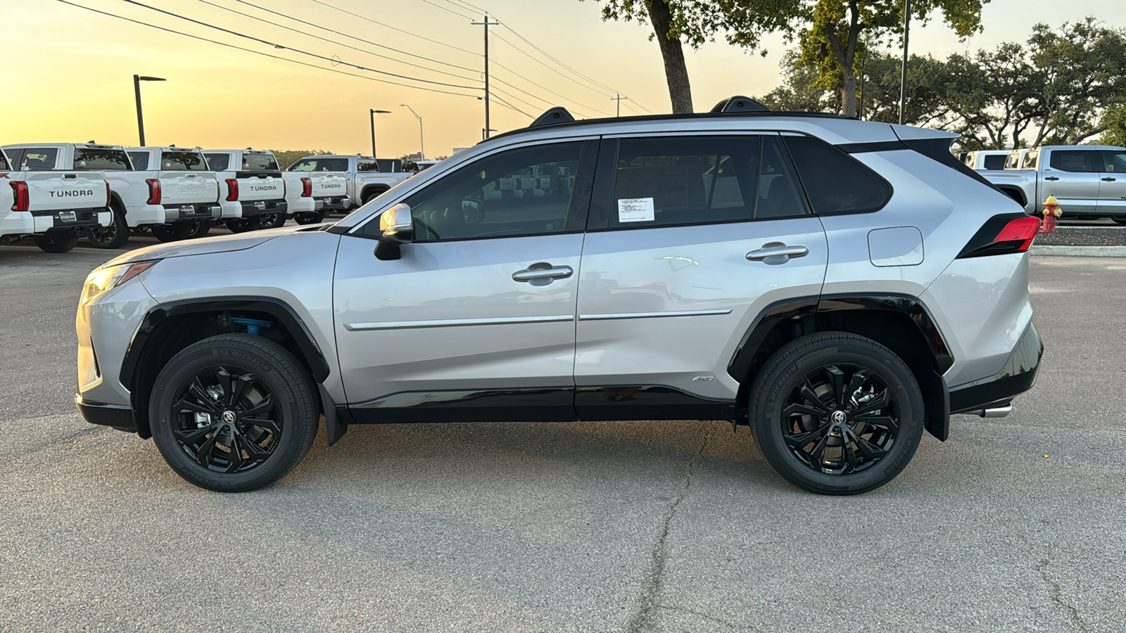 2024 Toyota RAV4 Hybrid SE 4