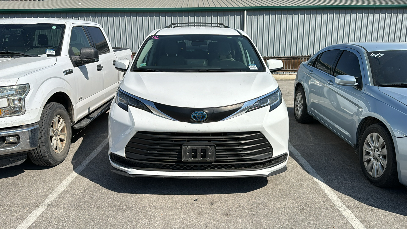 2021 Toyota Sienna LE 2