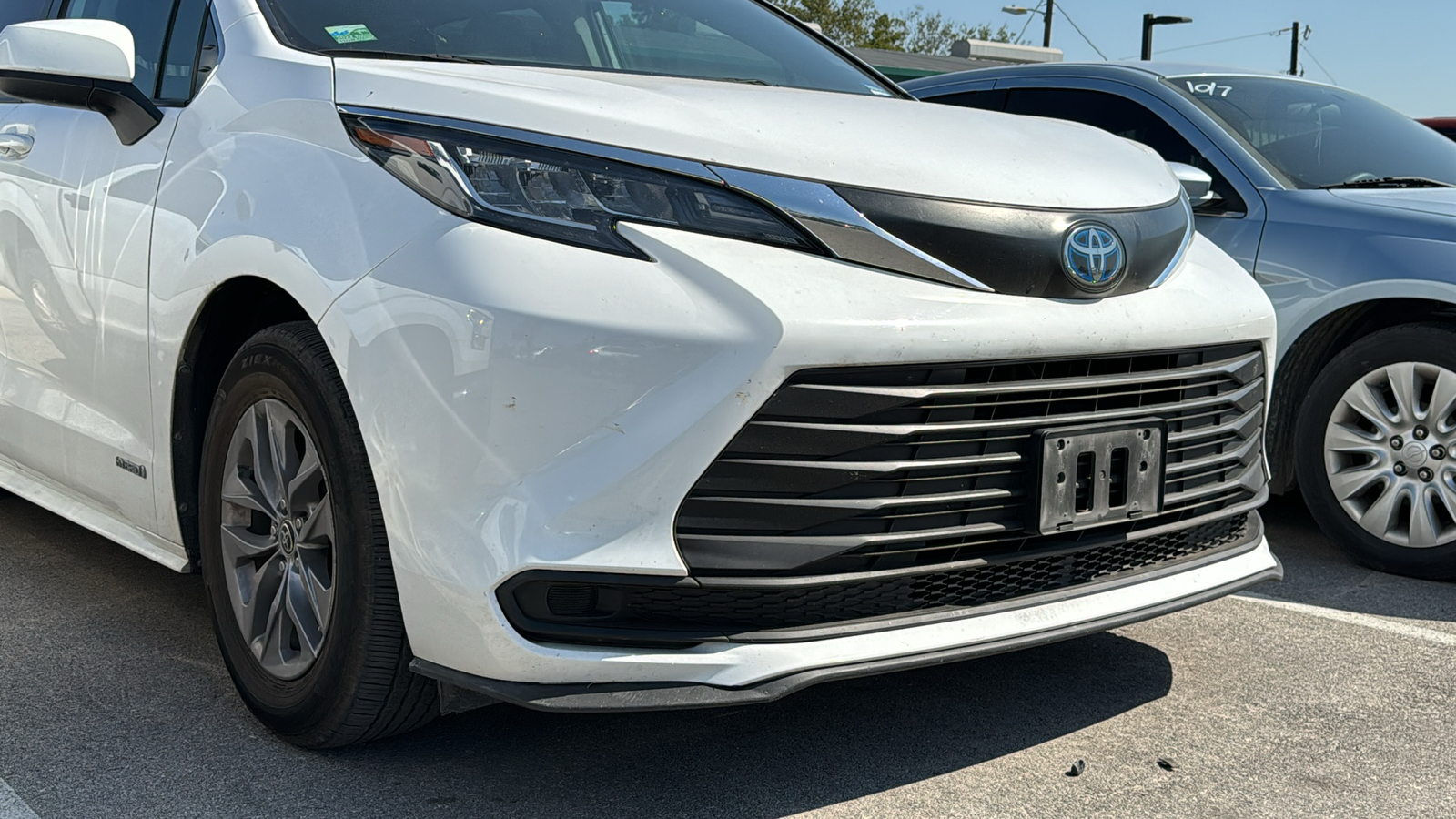 2021 Toyota Sienna LE 9