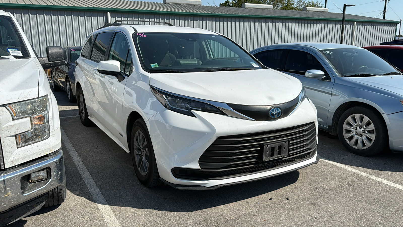 2021 Toyota Sienna LE 11