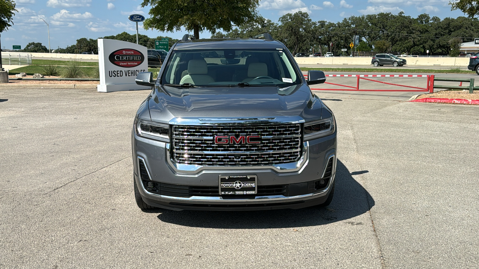 2022 GMC Acadia Denali 2