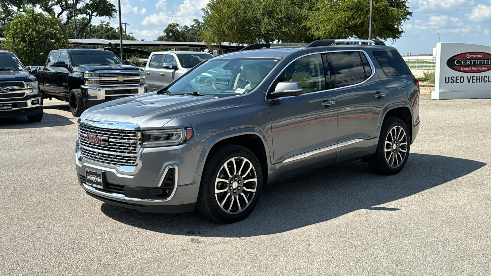 2022 GMC Acadia Denali 3