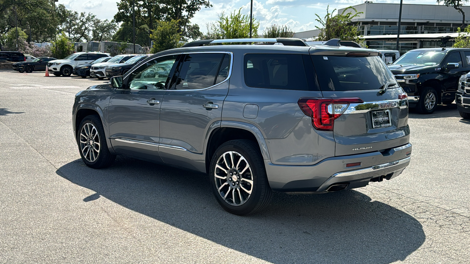 2022 GMC Acadia Denali 5