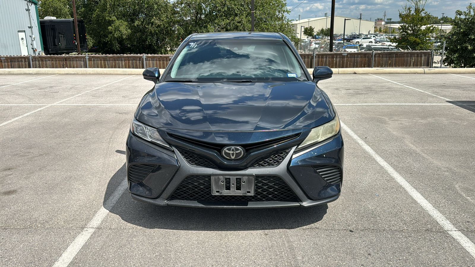 2020 Toyota Camry SE 2