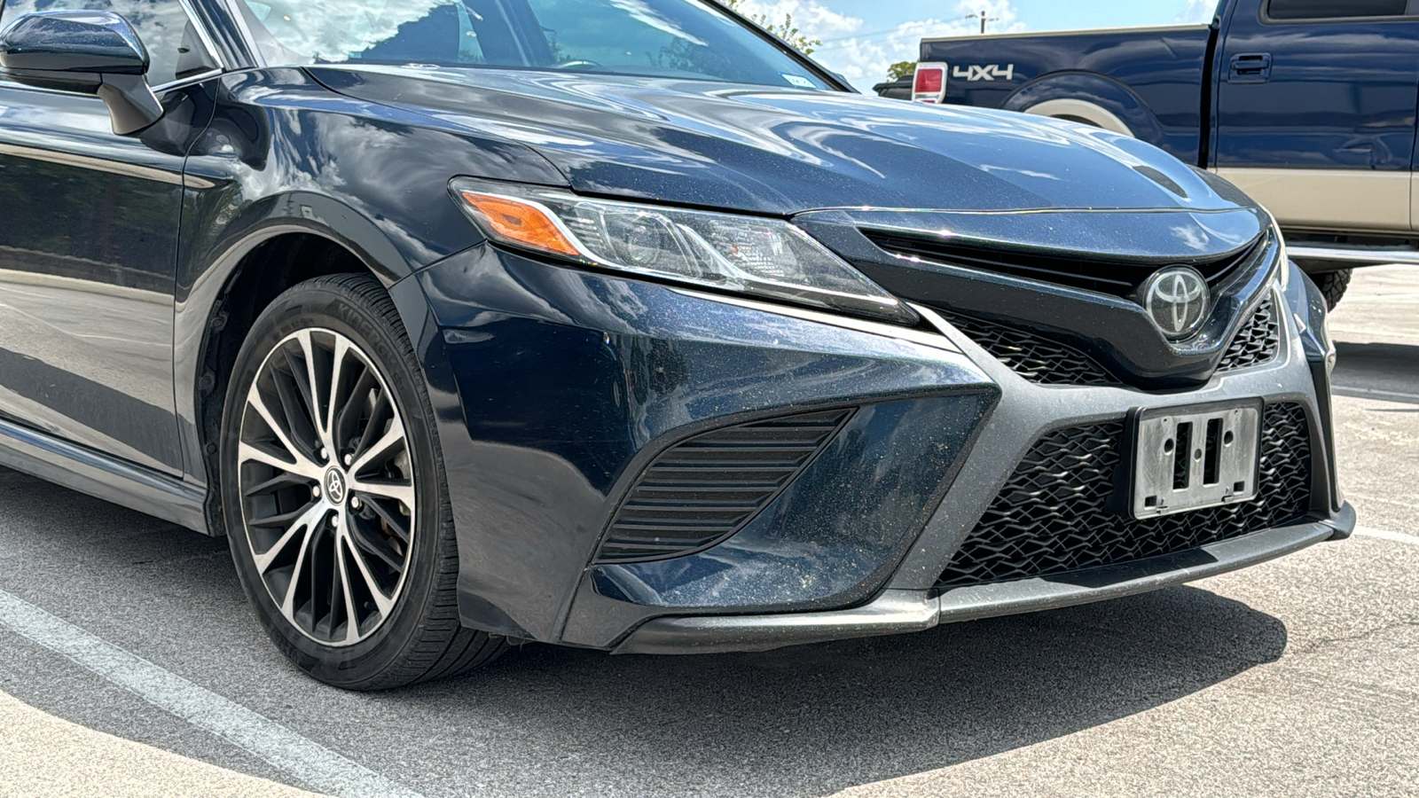 2020 Toyota Camry SE 9