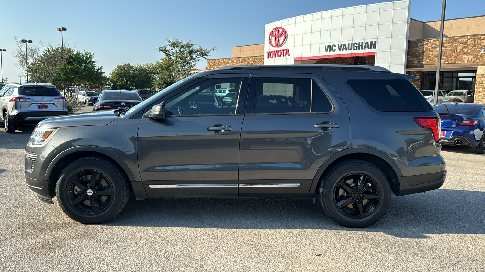 2019 Ford Explorer XLT 4