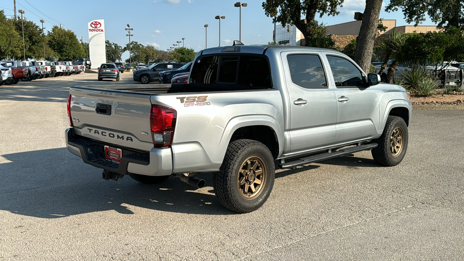 2023 Toyota Tacoma SR 8