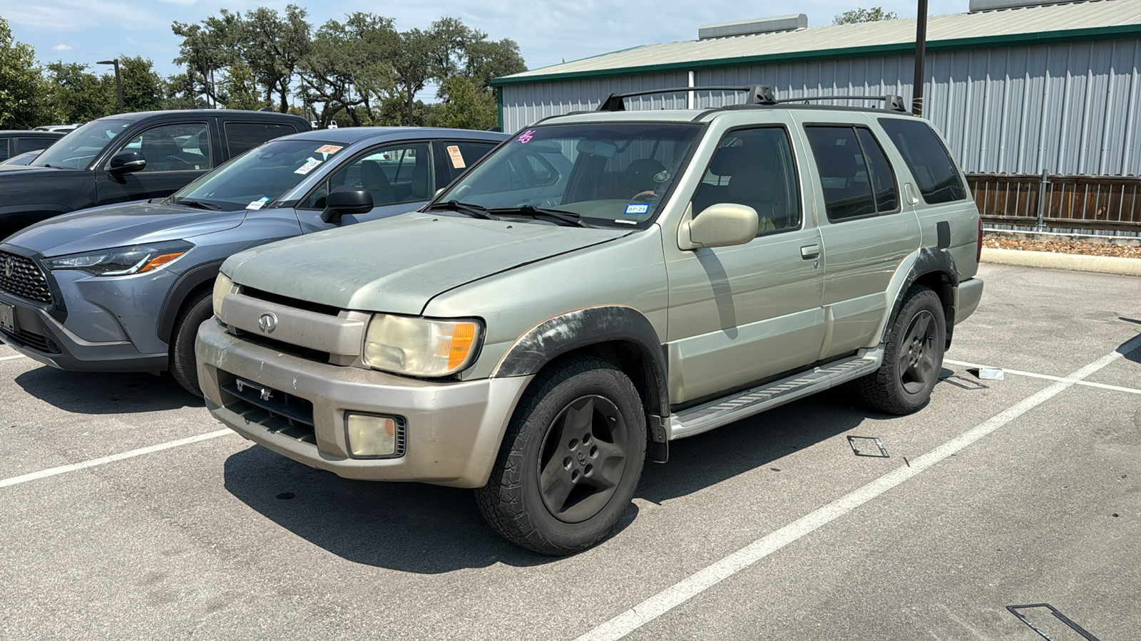 2001 INFINITI QX4 Luxury 3