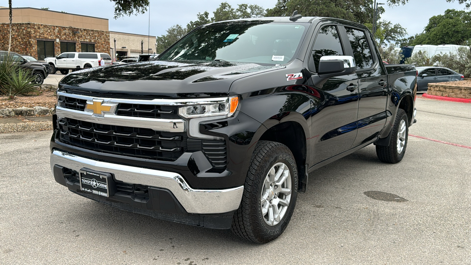 2023 Chevrolet Silverado 1500 LT 3