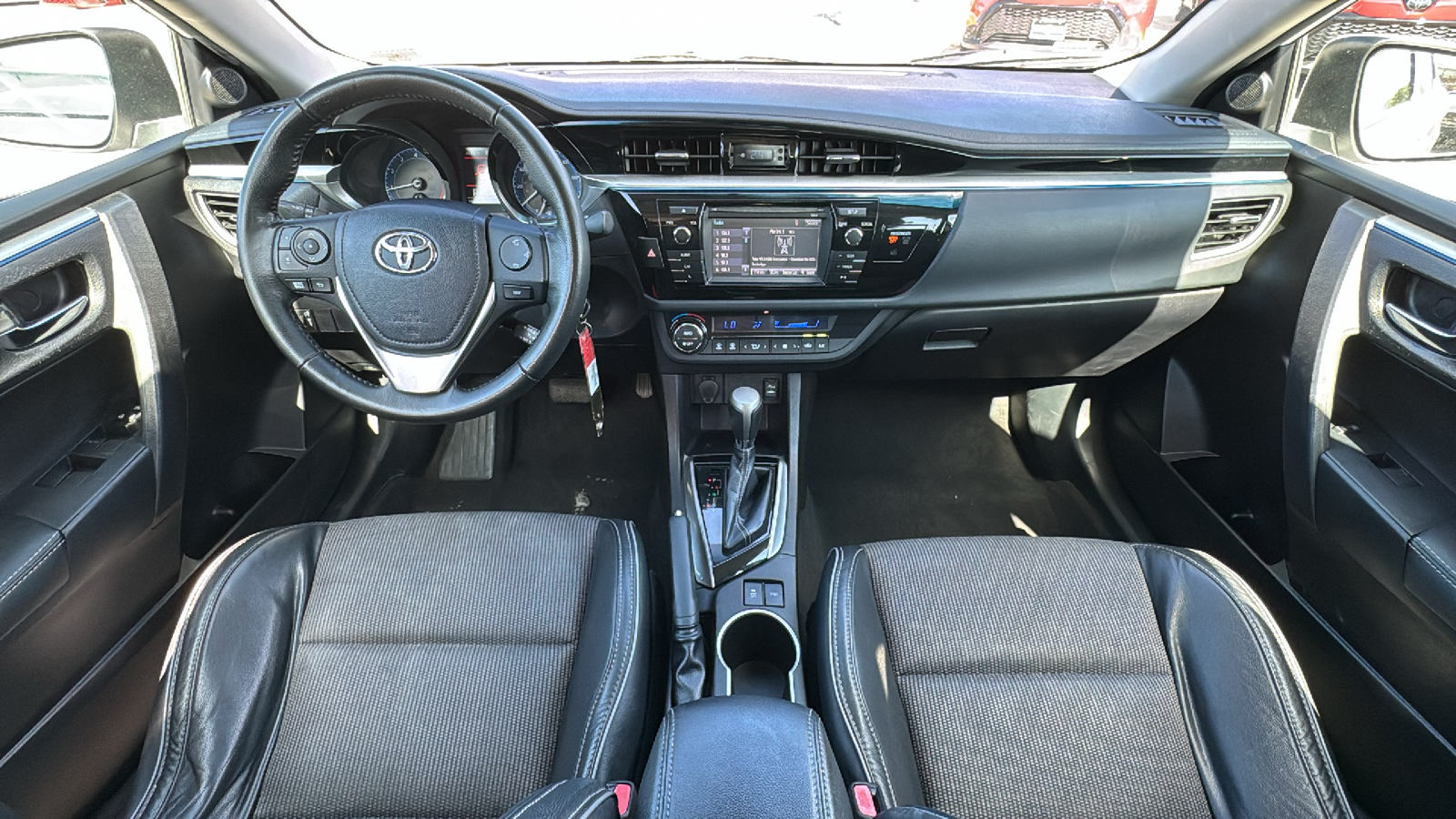 2015 Toyota Corolla S 17