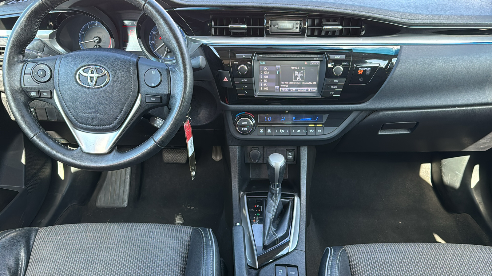 2015 Toyota Corolla S 22