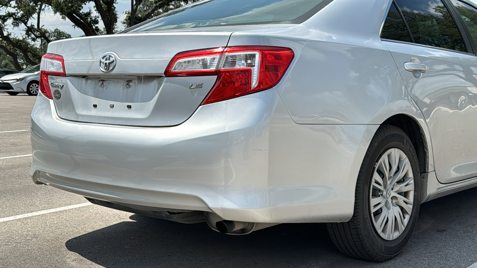 2014 Toyota Camry LE 9