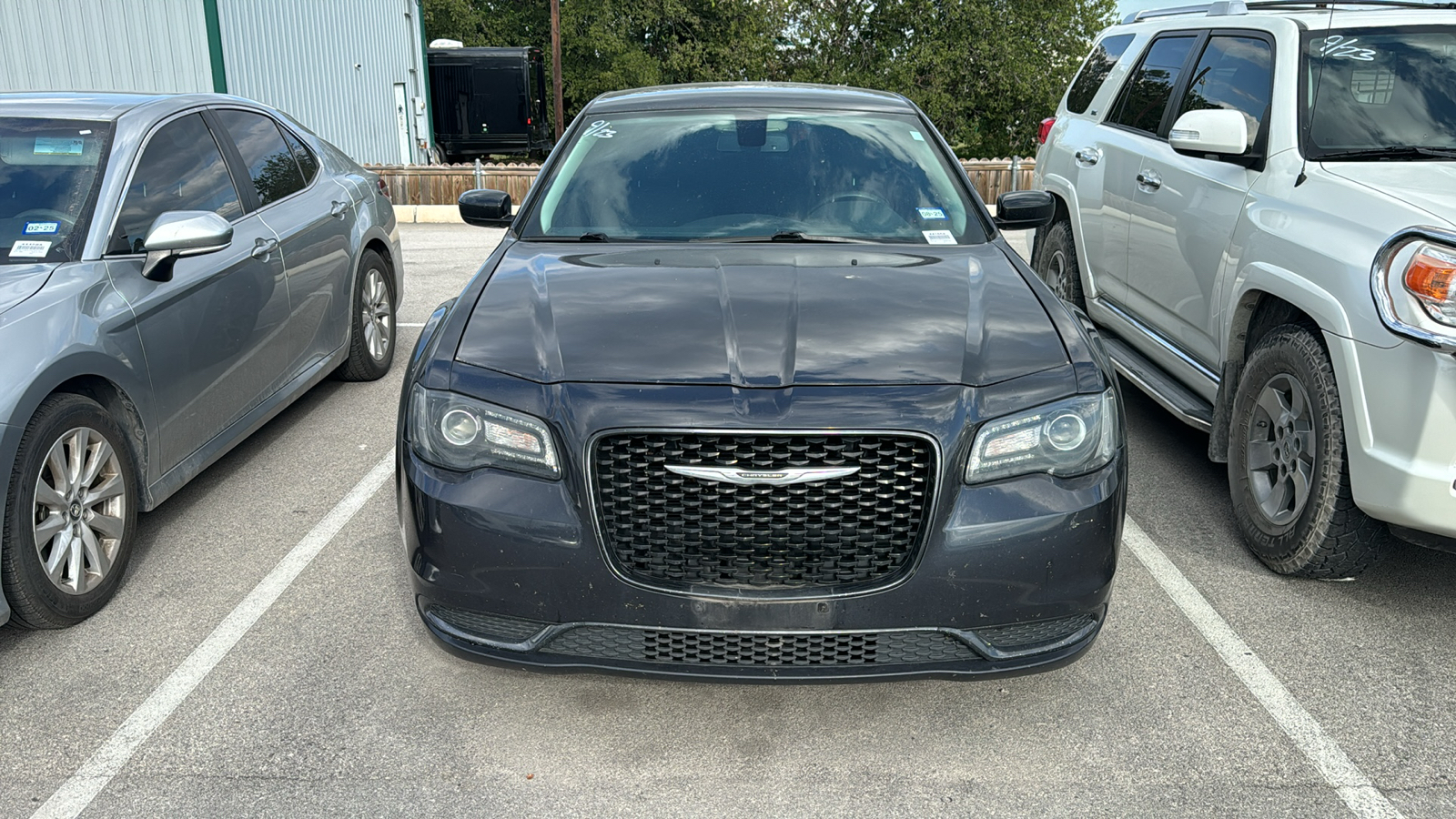 2019 Chrysler 300 Touring 2