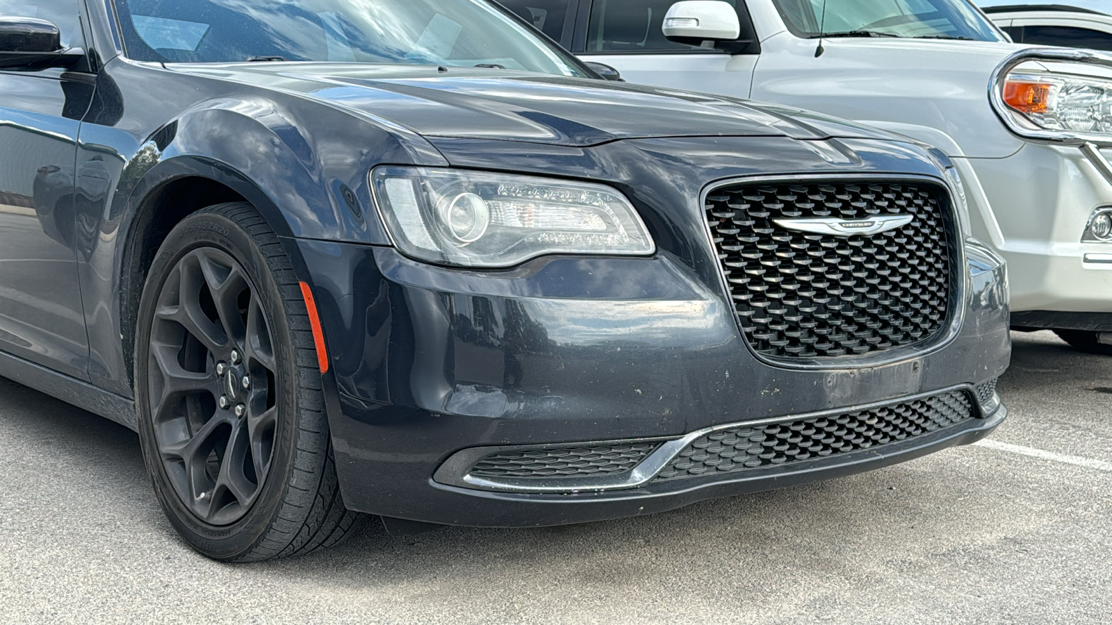 2019 Chrysler 300 Touring 9