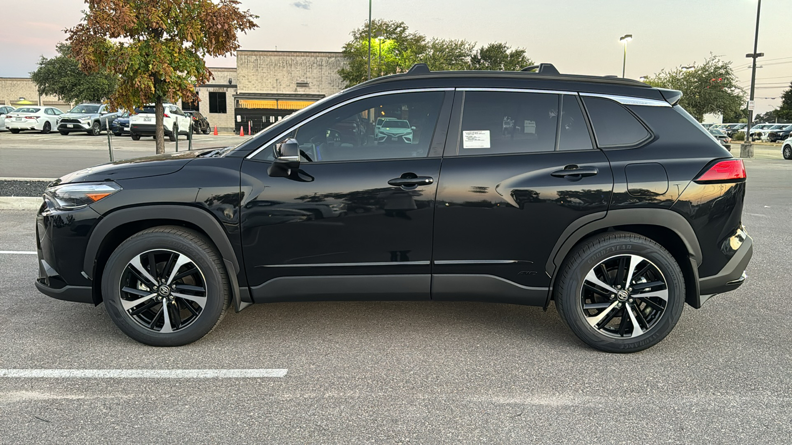 2024 Toyota Corolla Cross Hybrid XSE 4