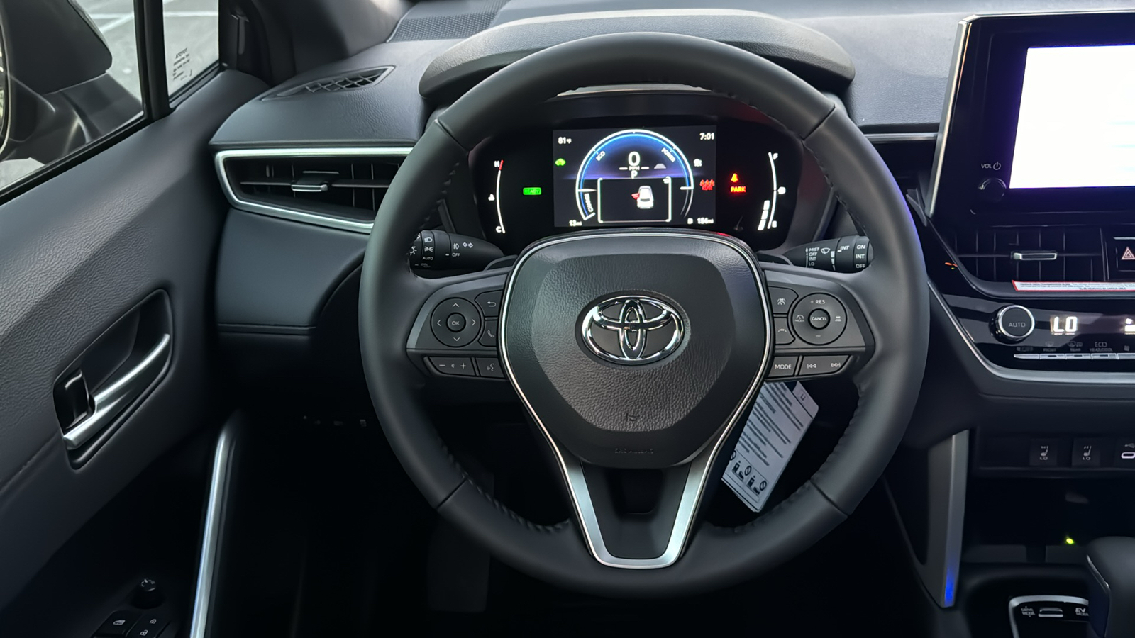 2024 Toyota Corolla Cross Hybrid XSE 17