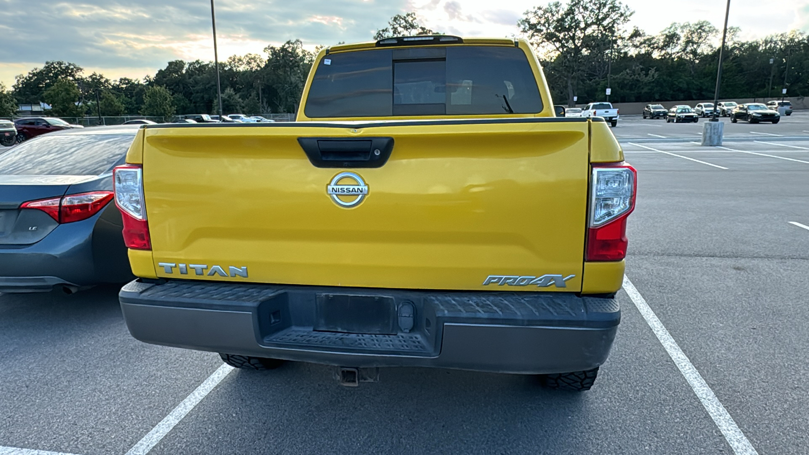 2018 Nissan Titan PRO-4X 5