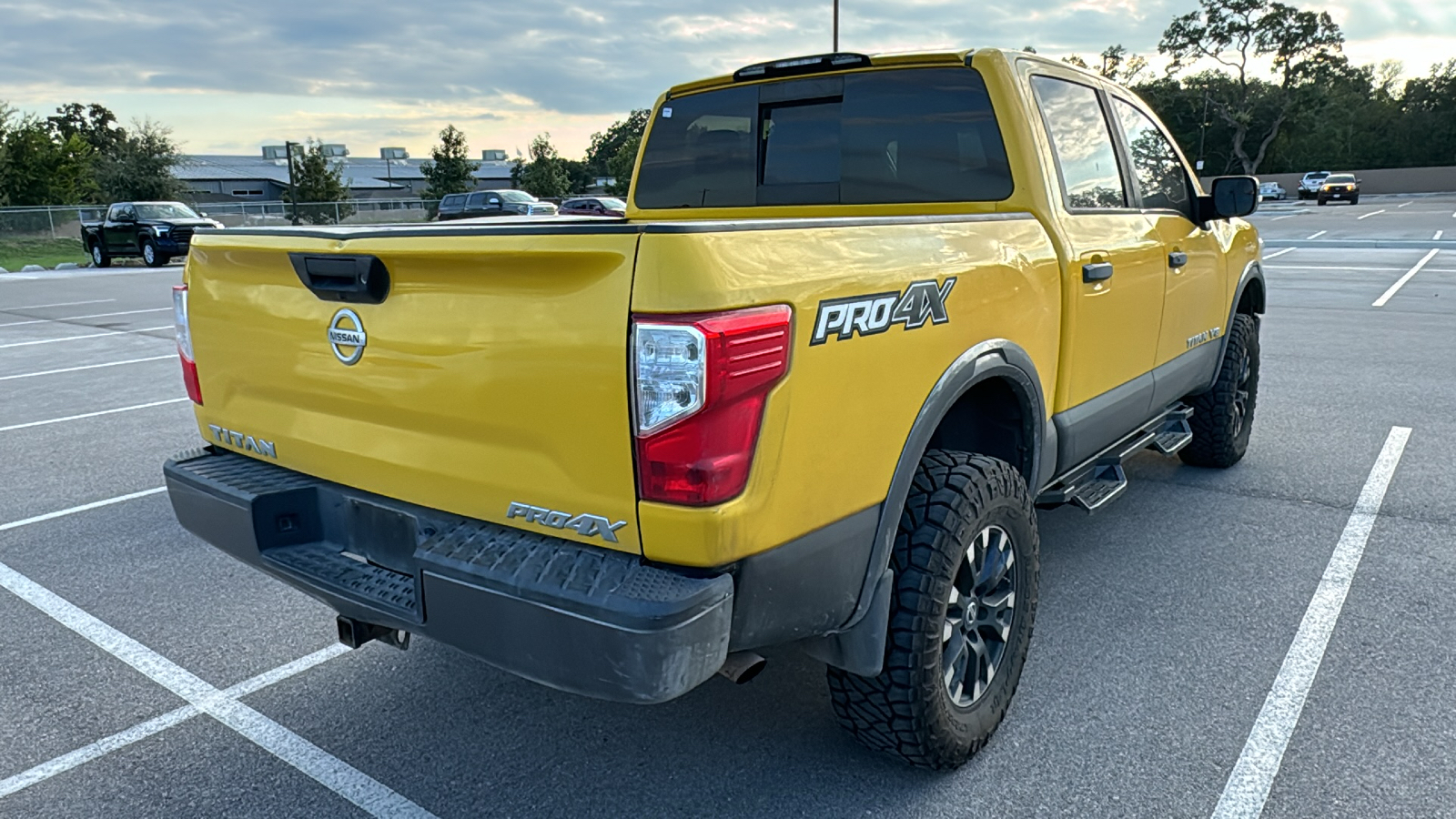 2018 Nissan Titan PRO-4X 6