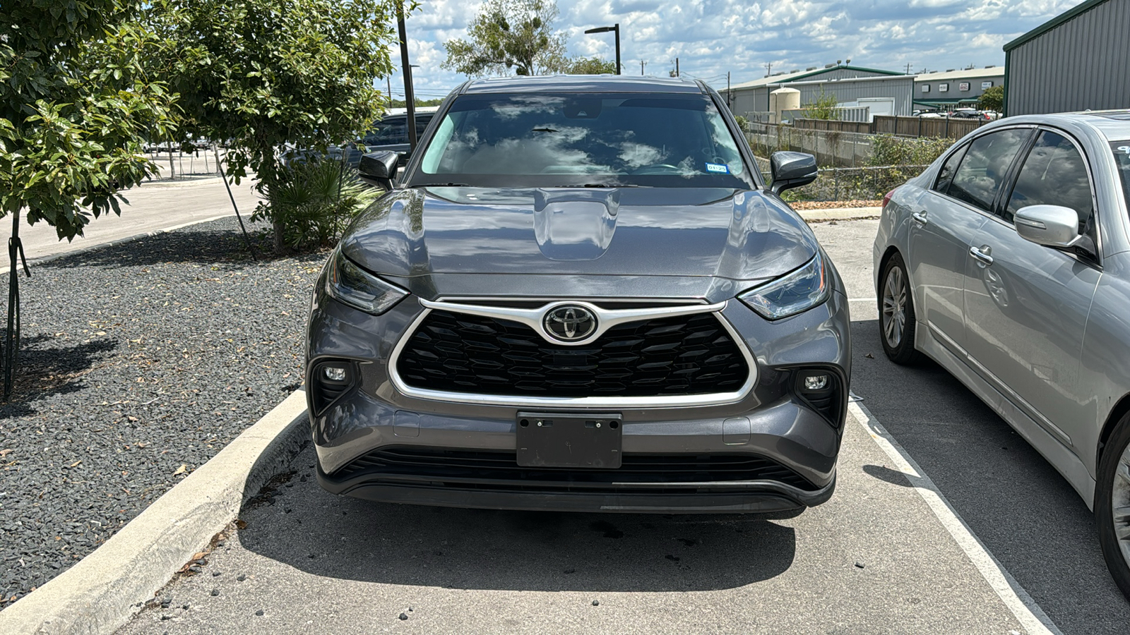 2021 Toyota Highlander LE 2