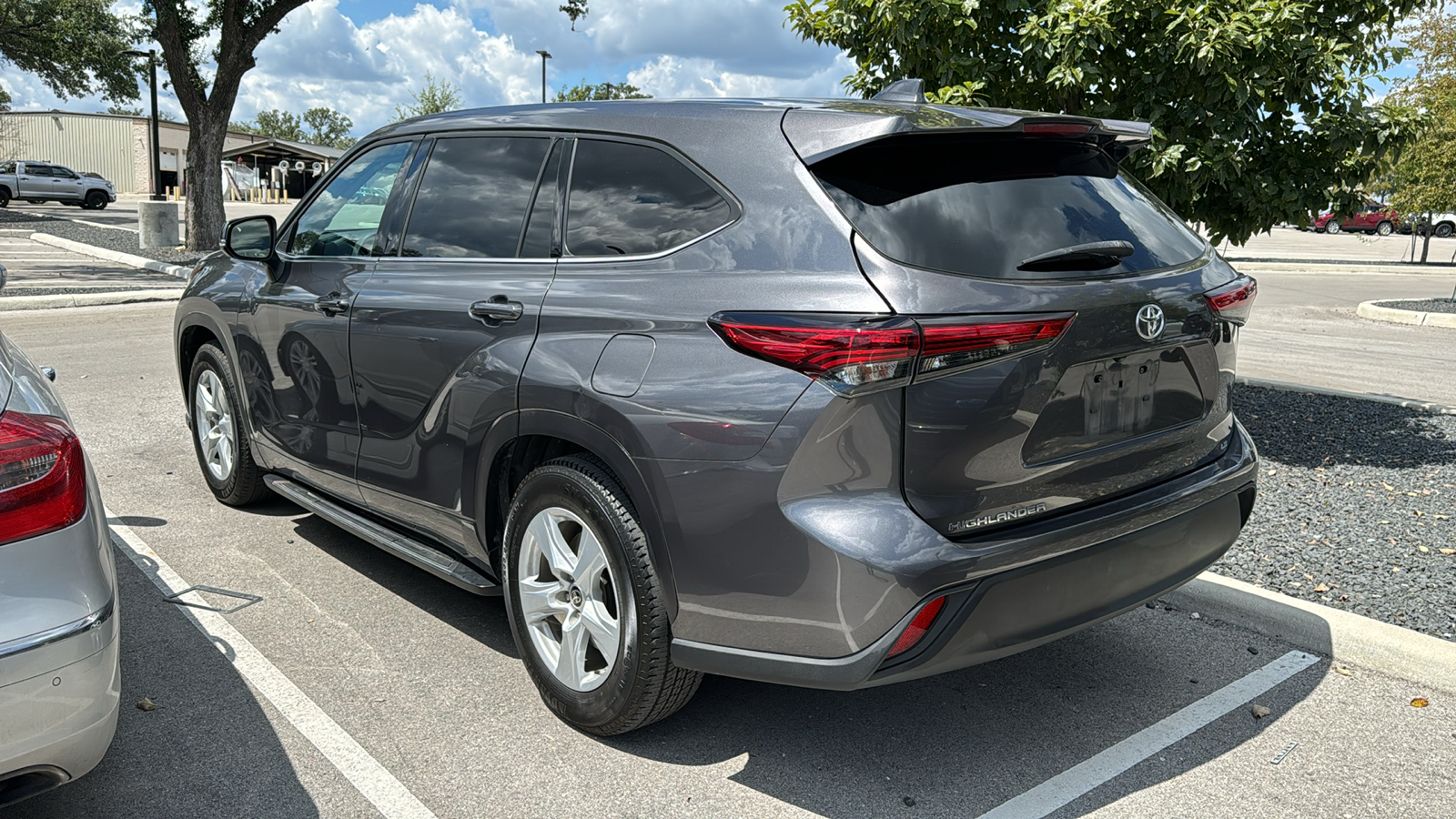 2021 Toyota Highlander LE 4