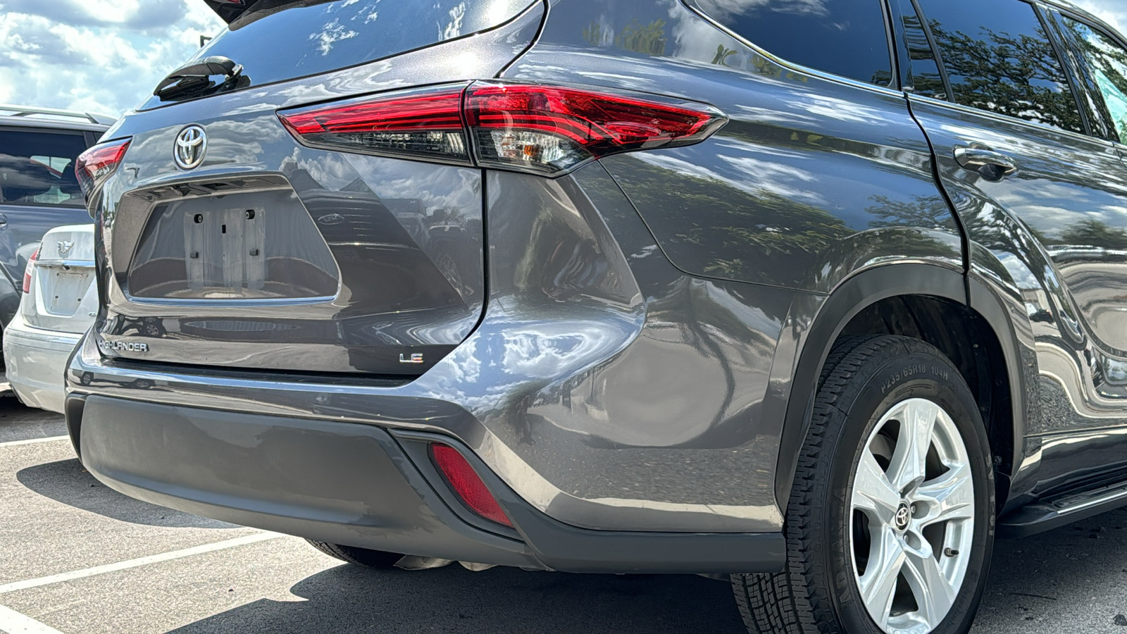 2021 Toyota Highlander LE 8