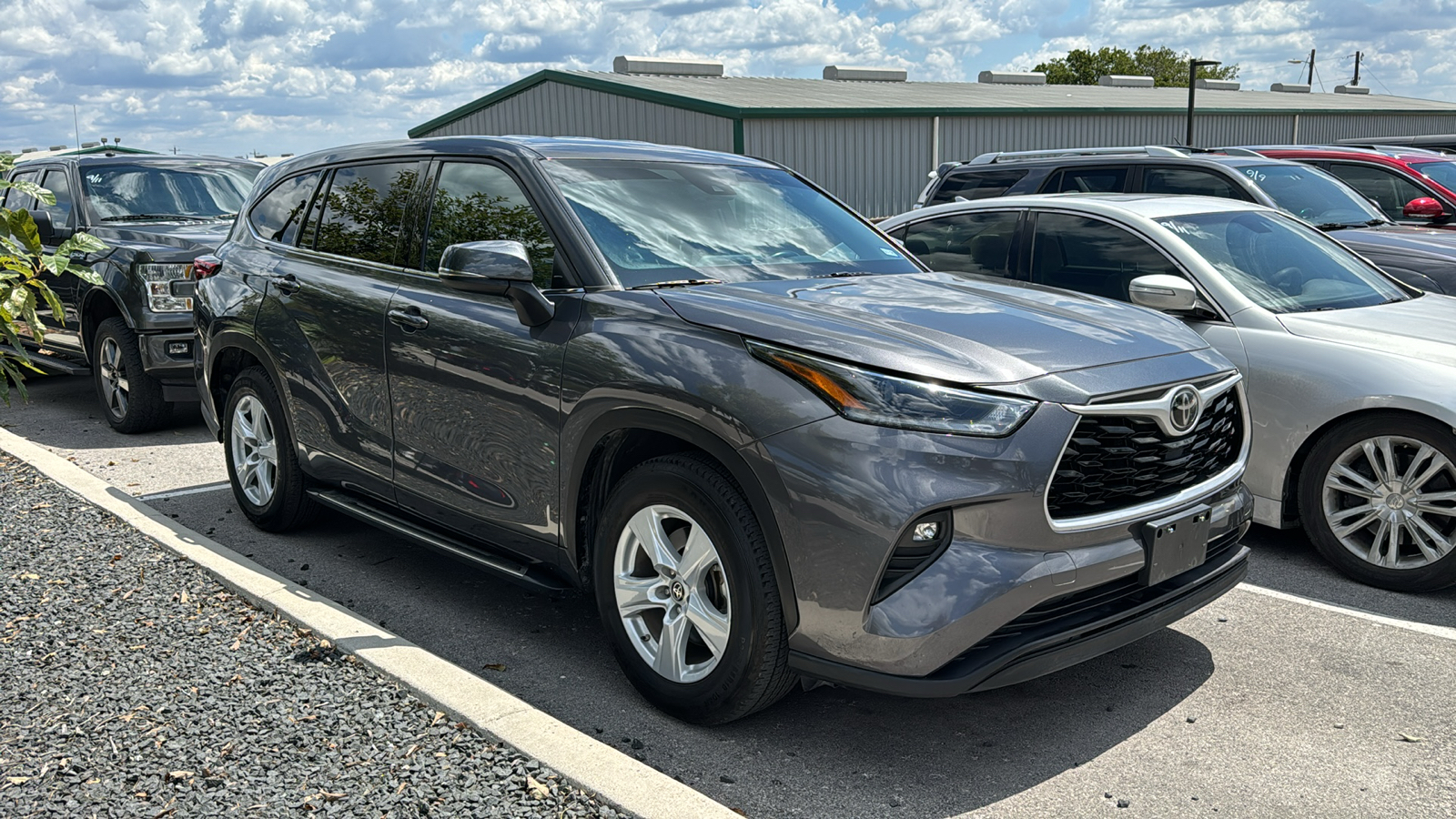 2021 Toyota Highlander LE 11