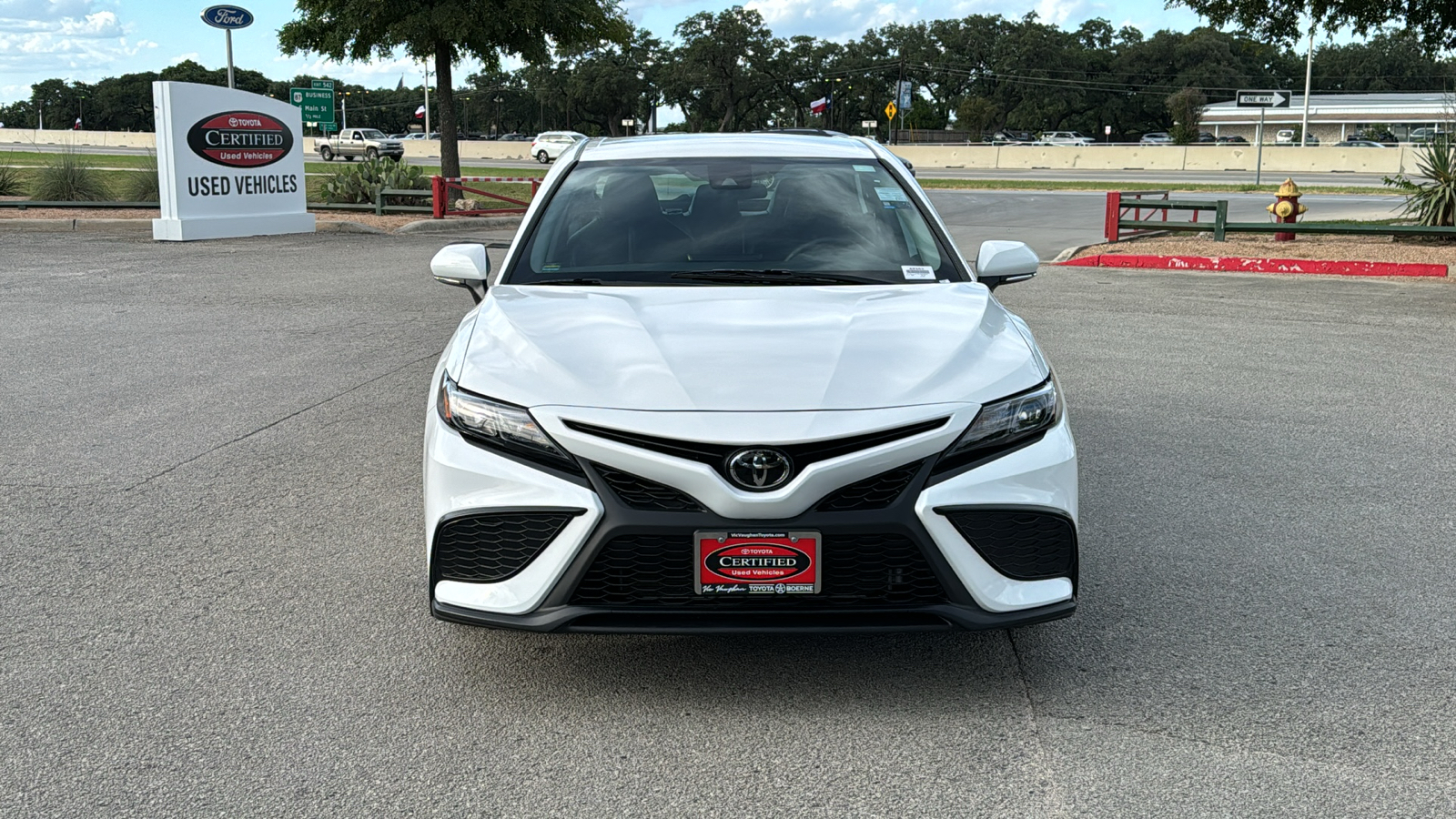 2024 Toyota Camry SE 2