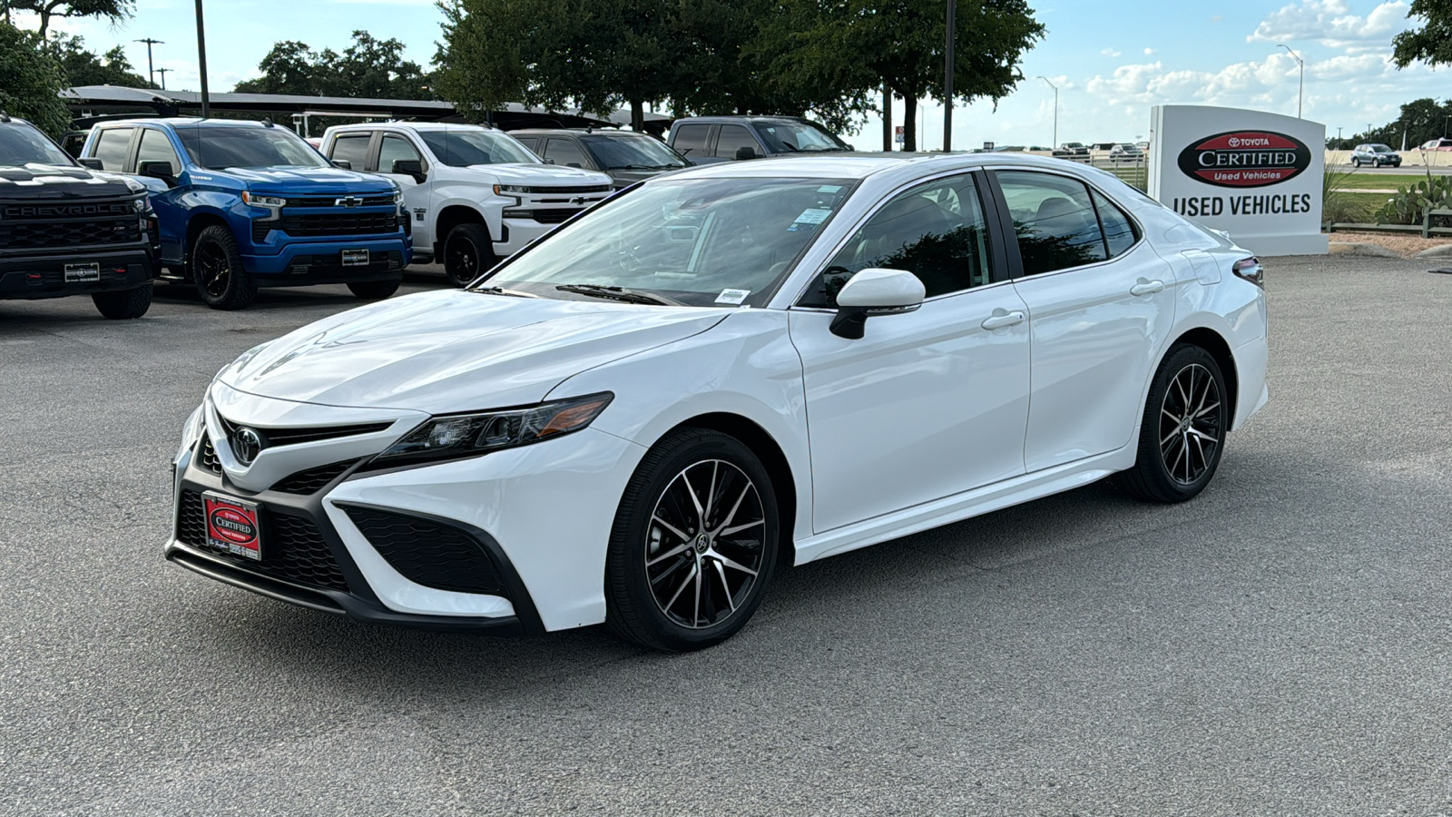 2024 Toyota Camry SE 3