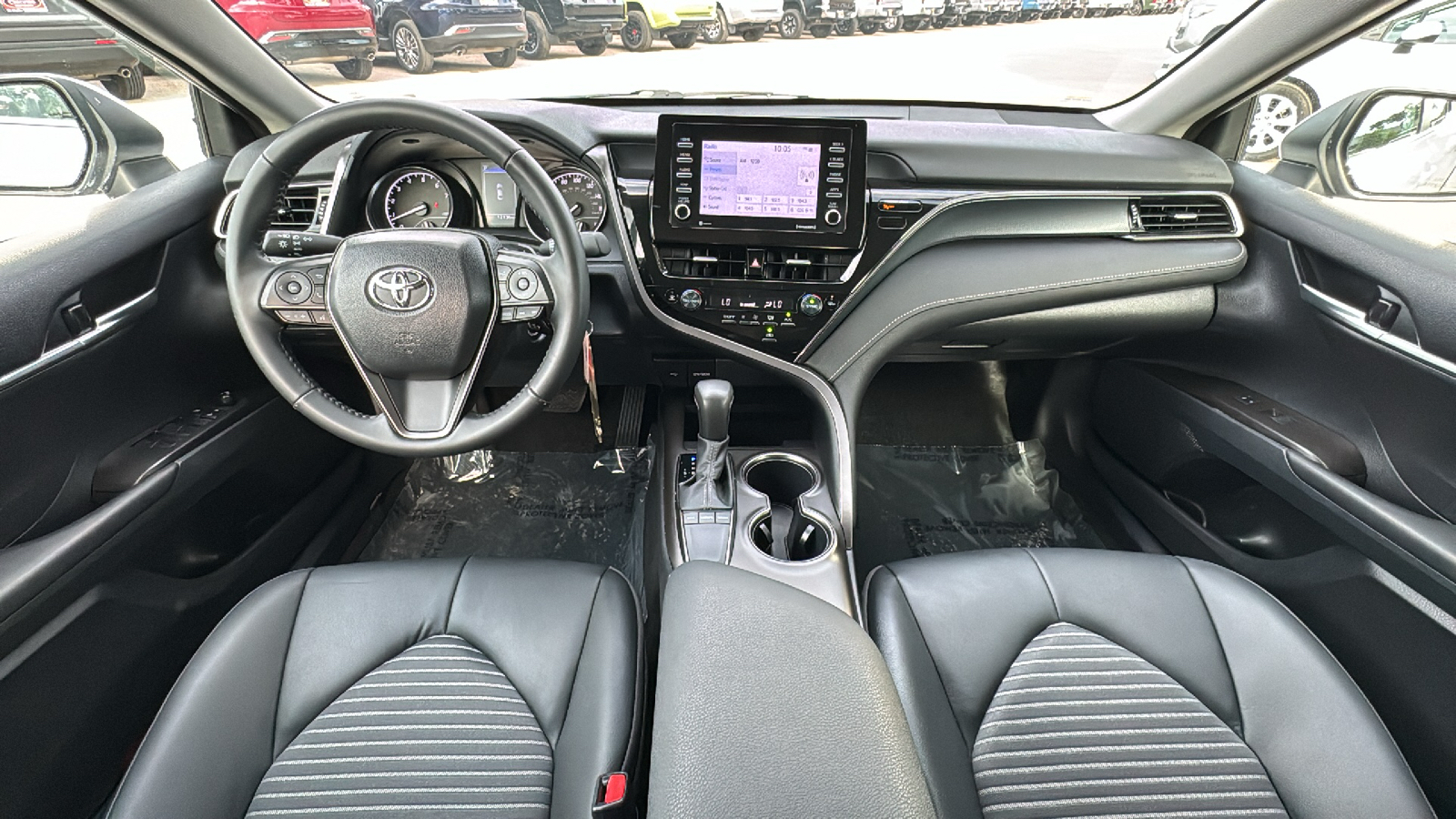 2024 Toyota Camry SE 18