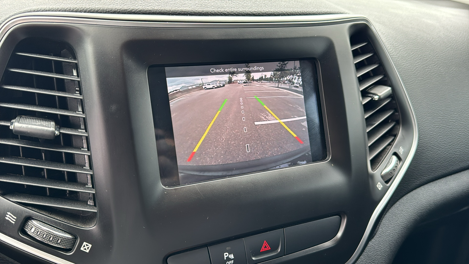 2020 Jeep Cherokee Latitude Plus 33