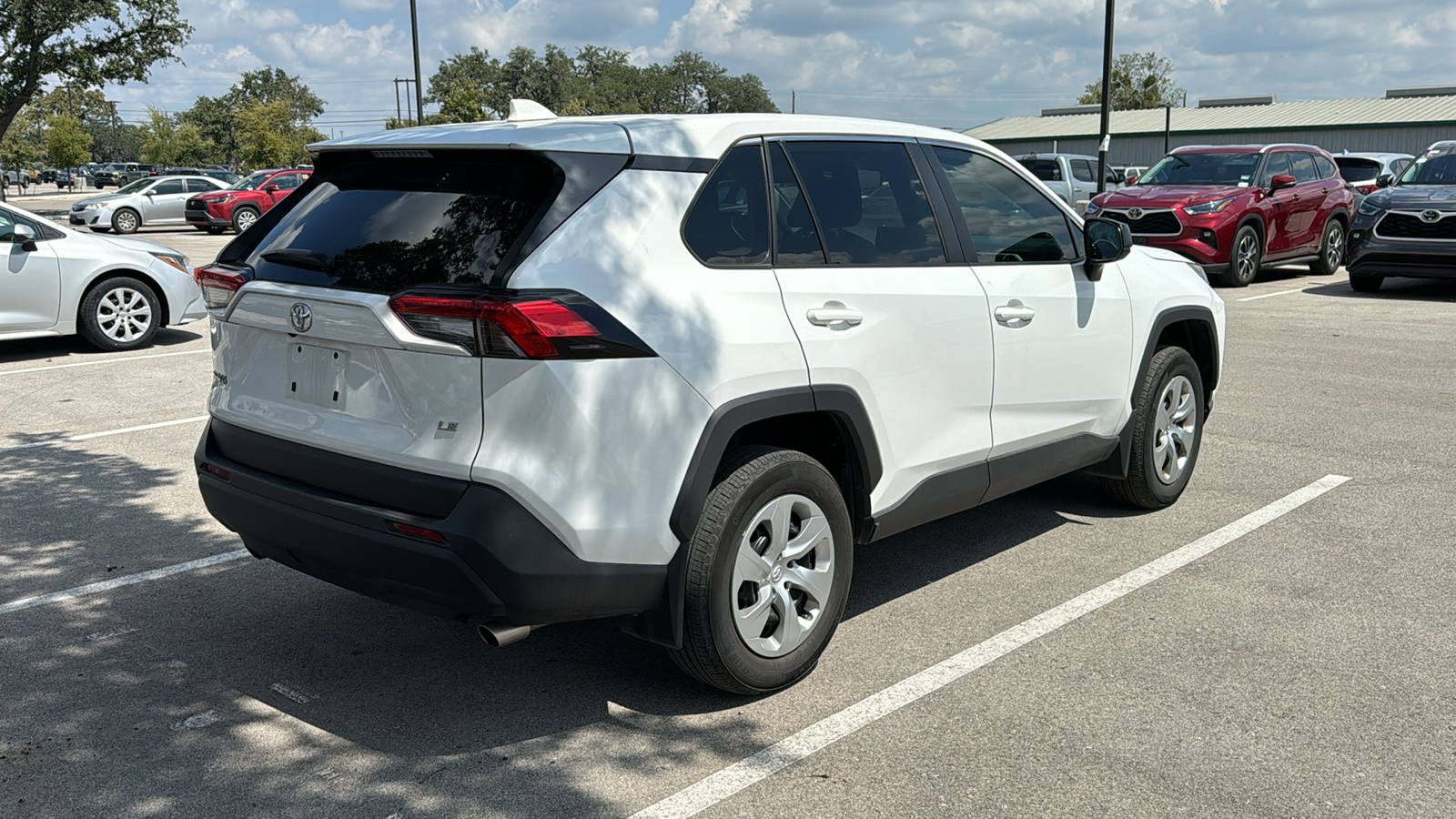 2022 Toyota RAV4 LE 5