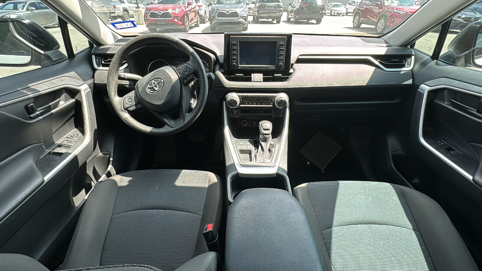 2022 Toyota RAV4 LE 9